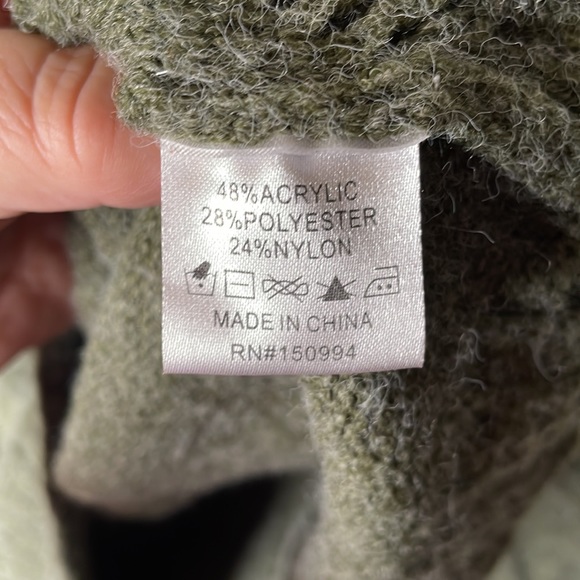 Belle by Belldini women’s crew neck high dimensional sweater in green and size L - Picture 4 of 8